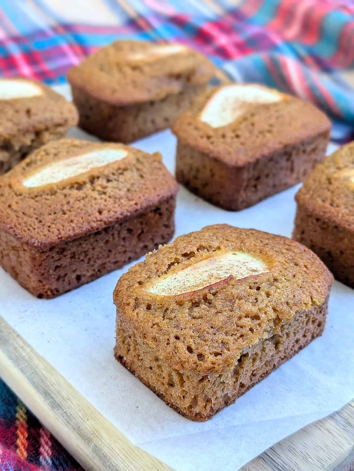 Apple Cinnamon Bread Mini Loaves {With Applesauce}