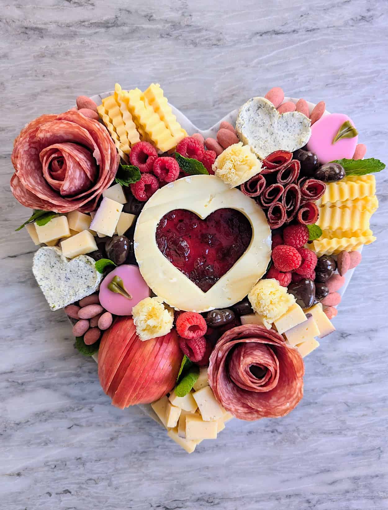 How to Make a Stunning Valentine&rsquo;s Charcuterie Board